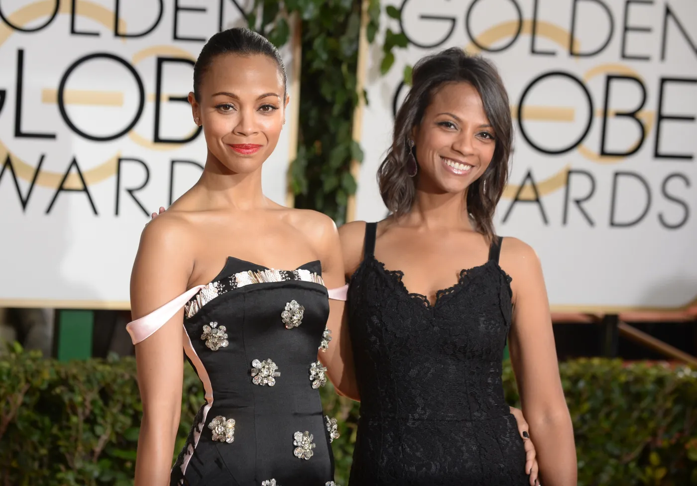 5828640-zoe-saldana-z-siostra-cicely.jpg