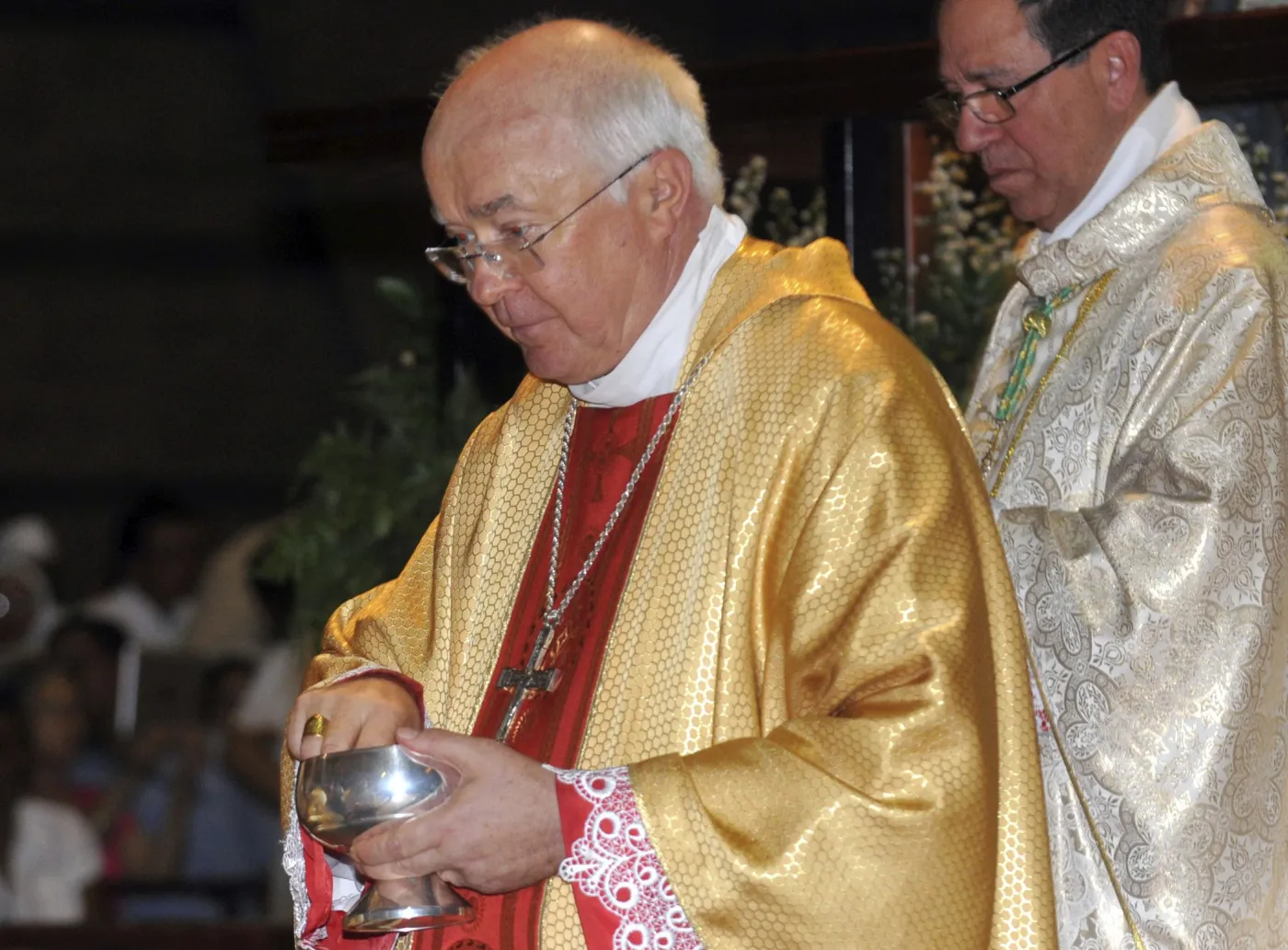 Arcybiskup Wesołowski nie odpowie za pedofilię w Polsce