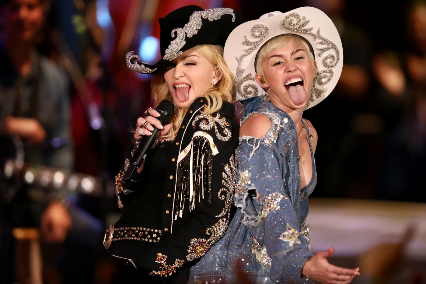 Miley Cyrus z Madonną podczas występu na "MTV Unplugged"