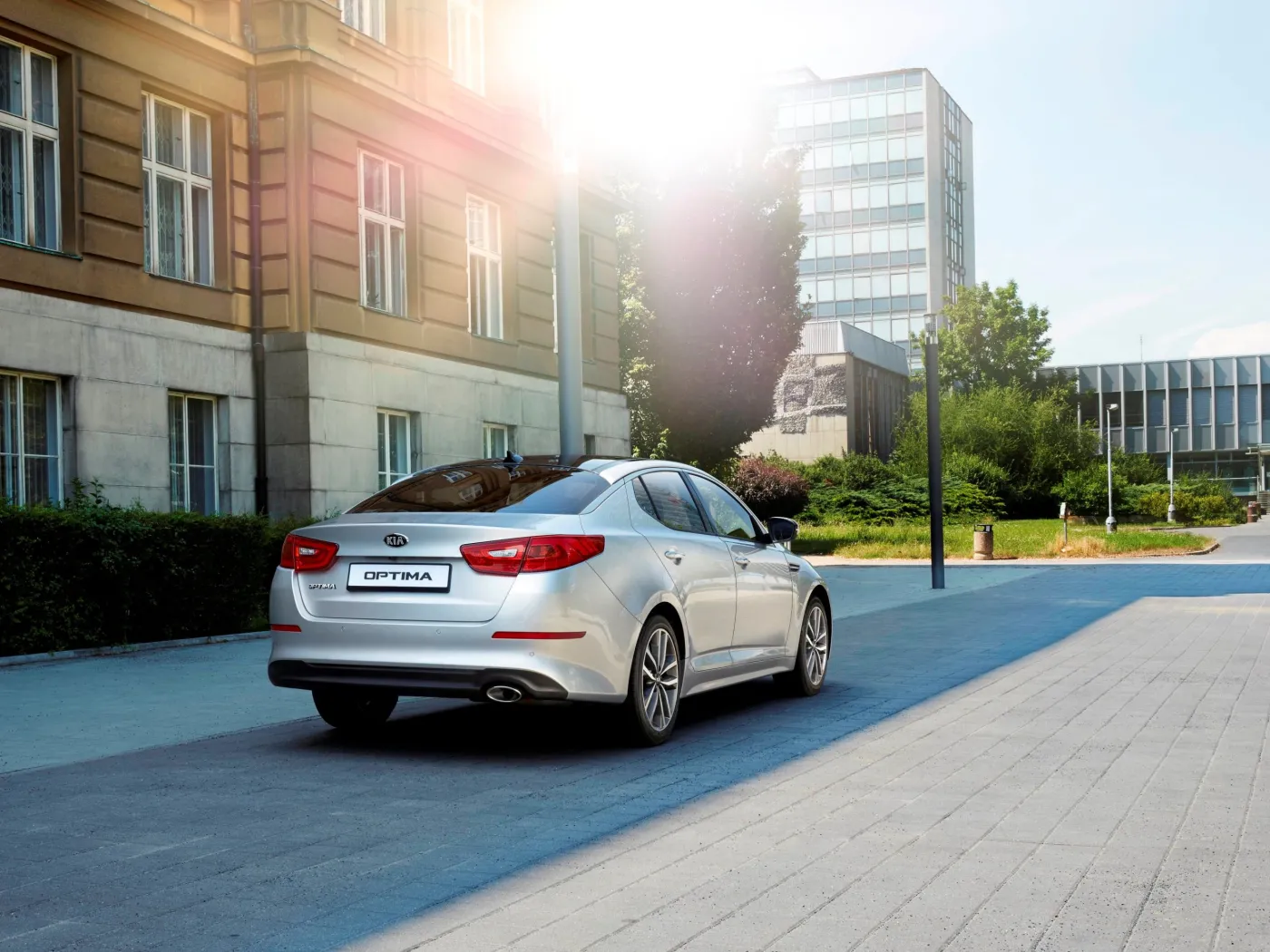 5504664-kia-optima-limuzyna-z-korei.jpg