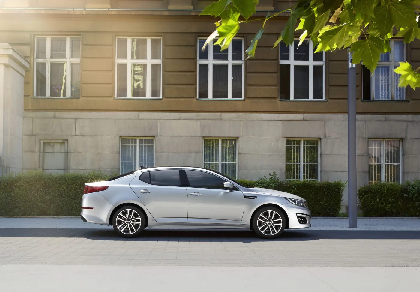5504693-kia-optima-limuzyna-z-korei.jpg