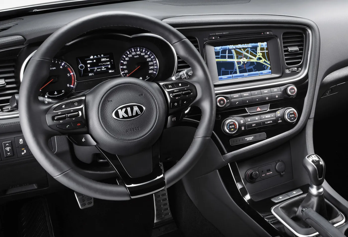 5504751-kia-optima-limuzyna-z-korei.jpg