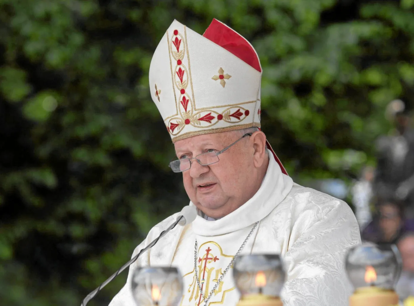 Kardynał Dziwisz o pedofilii: Kościół jest chrystusowy, święty