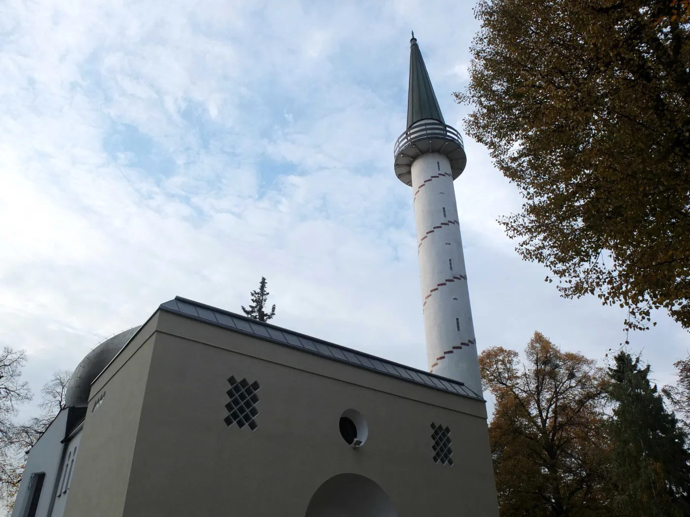 5527223-meczet-w-gdansku-podpalony.jpg