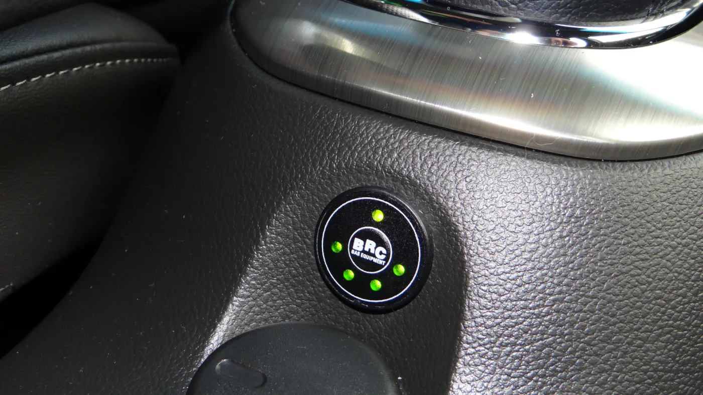 5527984-chevrolet-cruze-lpg-jazda-za.jpg