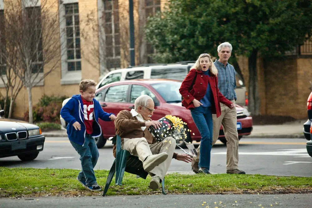 5580040-jackass-bezwstydny-dziadek.jpg