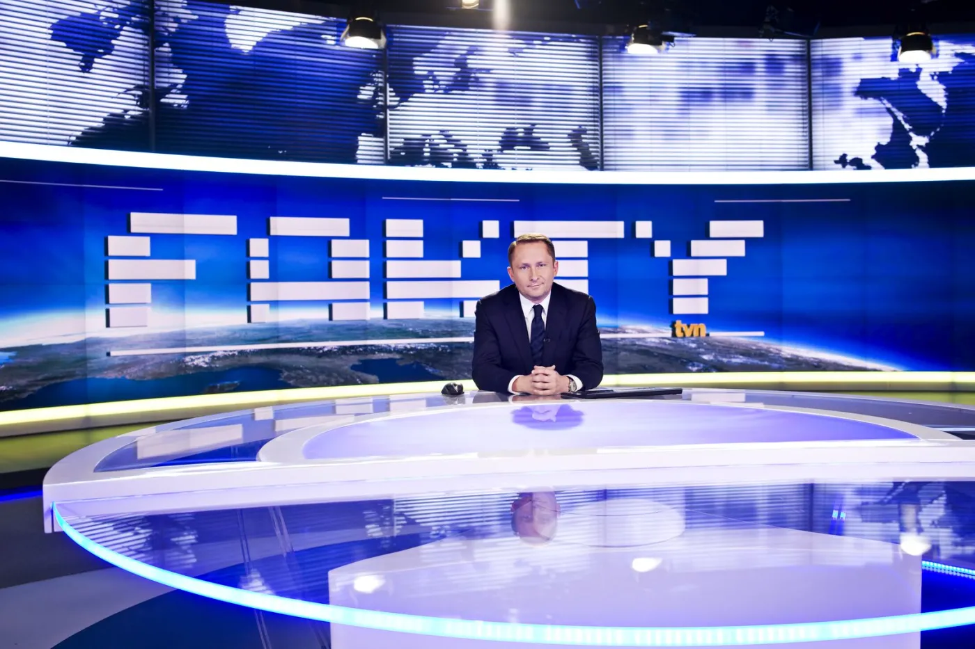 4111078-nowe-studio-faktow-i-tvn24.jpg