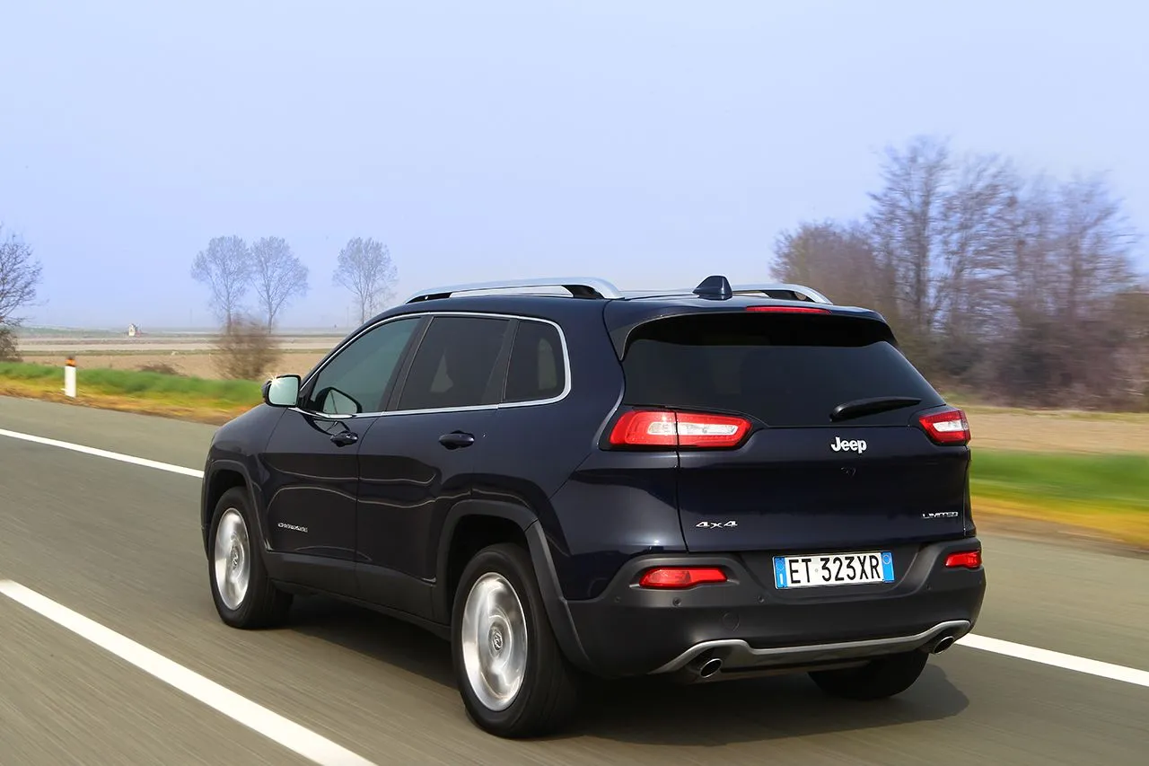 6143940-140407-cherokee-limited-23.jpg