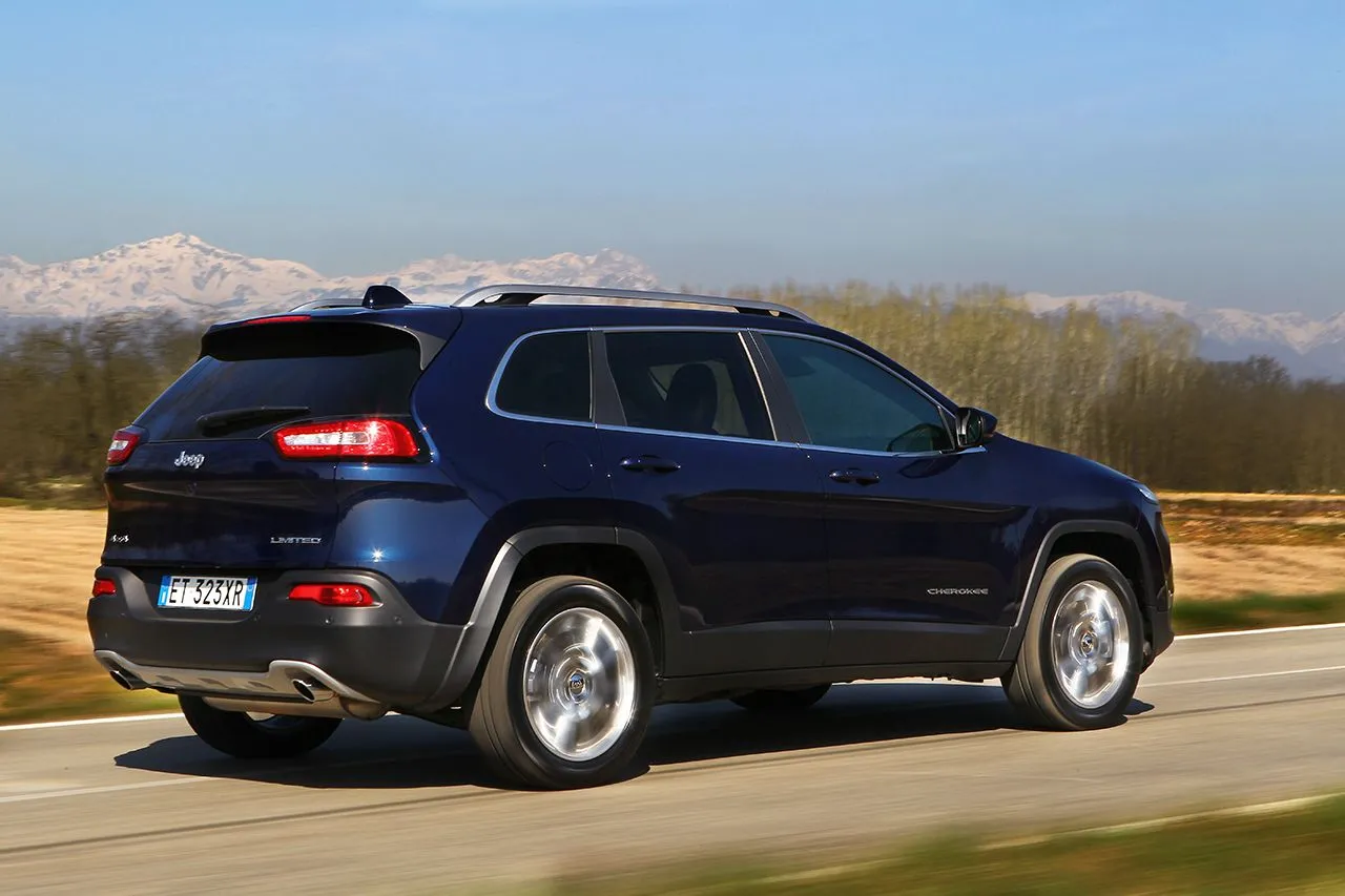 6144027-140407-cherokee-limited-14.jpg