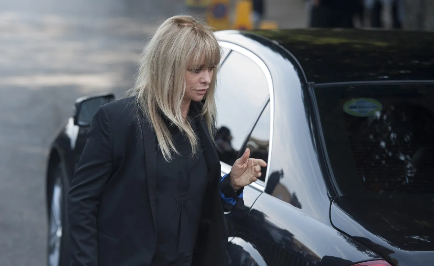 6193513-jo-wood-zona-ronniego-wooda.jpg