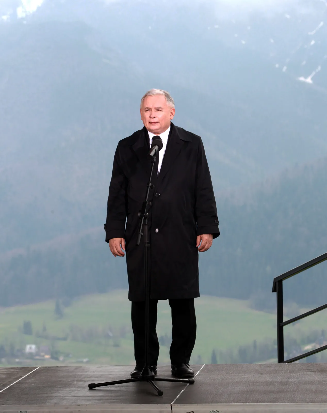 6206051-prezes-pis-jaroslaw-kaczynski.jpg