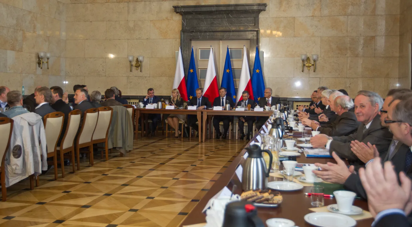 Tusk: Nie chcę, by polskie elektrownie były opalane węglem z Rosji