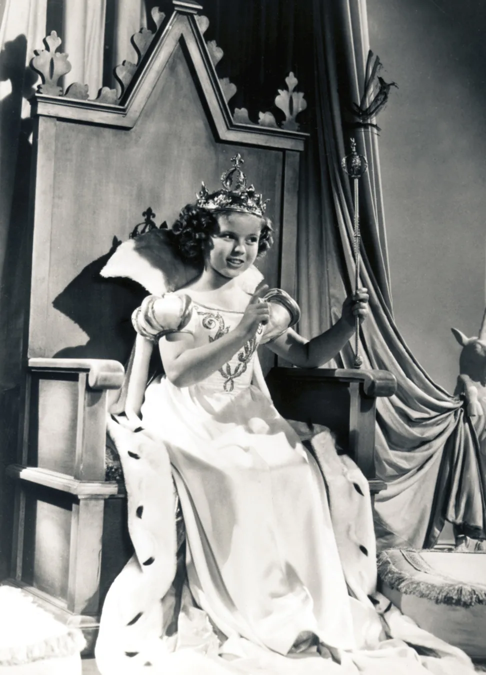 5922904-shirley-temple-w-filmie-mala.jpg