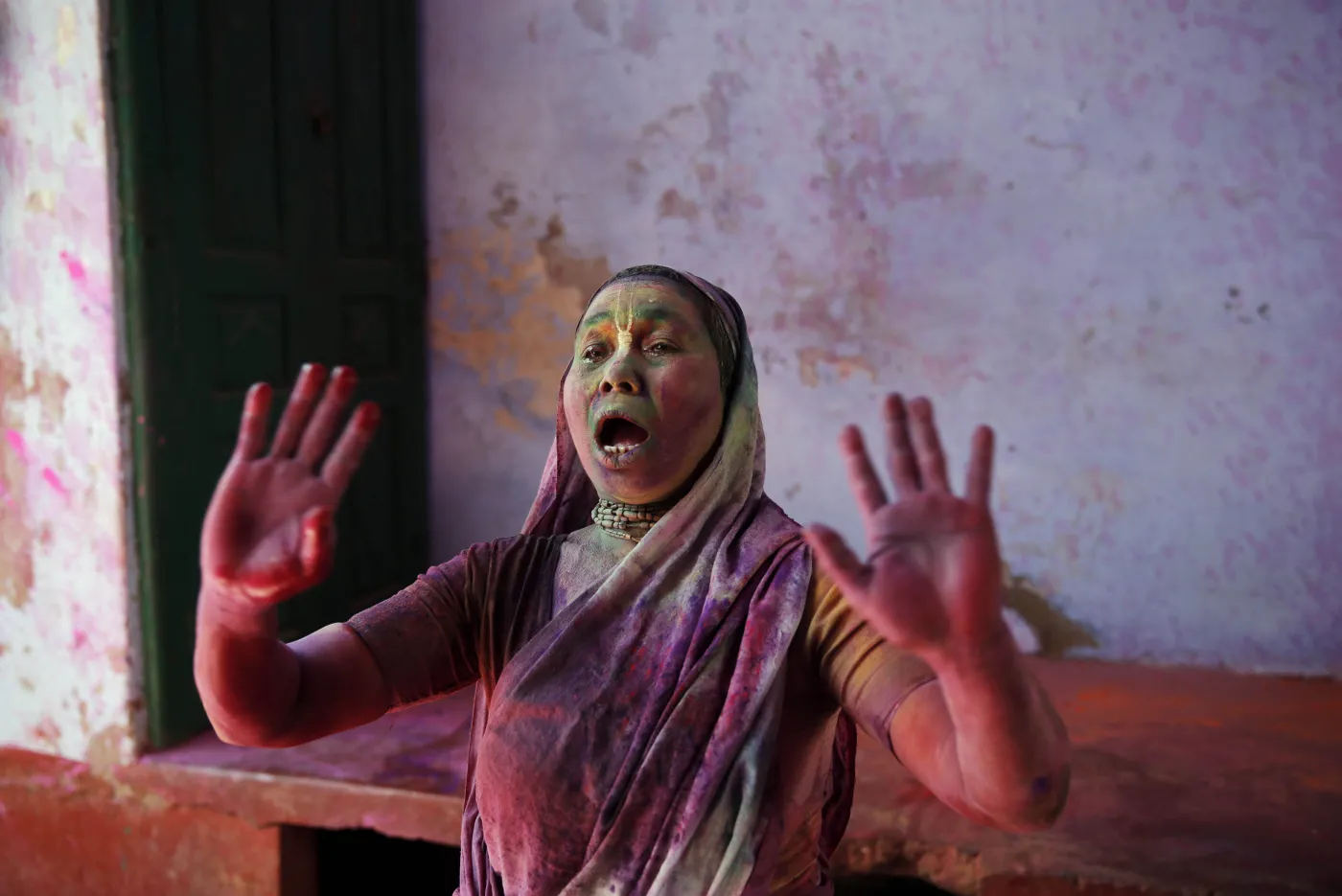 6070341-festiwal-kolorow-holi-indie.jpg