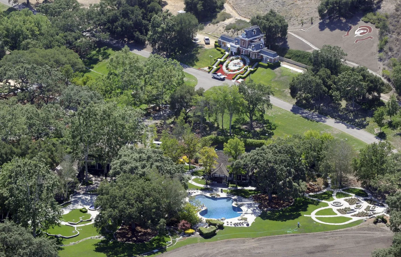 6641005-neverland-czyli-posiadlosc.jpg
