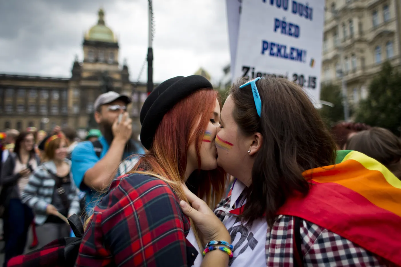 6681176-parada-rownosci-czechy-praga.jpg
