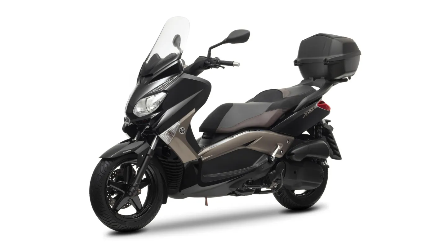 6708749-yamaha-x-max-125-abs-business.jpg
