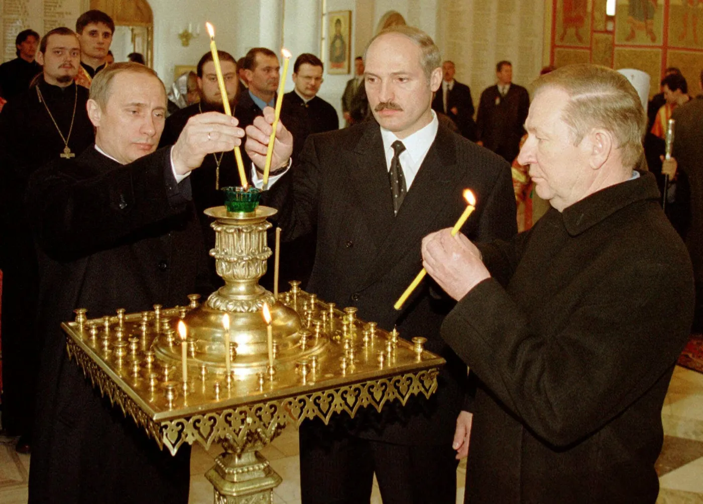 6719269-lukaszenka-i-putin-w-cerkwi.jpg