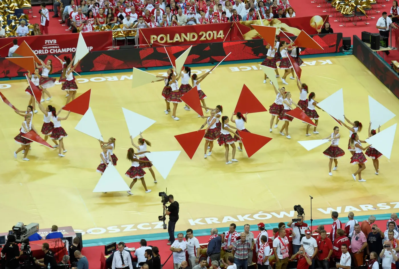 6735094-czesc-artystyczna-ceremonii.jpg