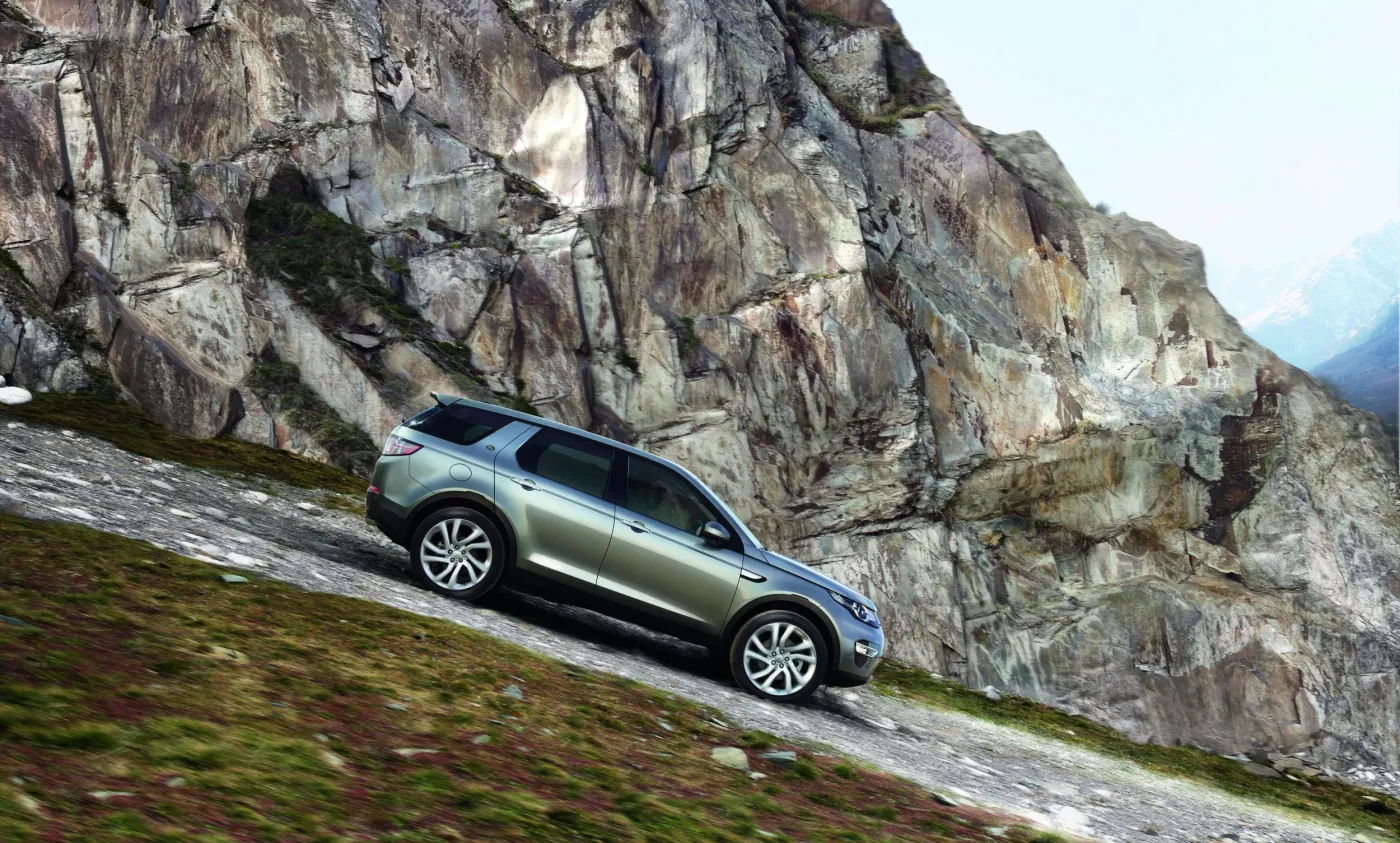 6749770-land-rover-discovery-sport.jpg
