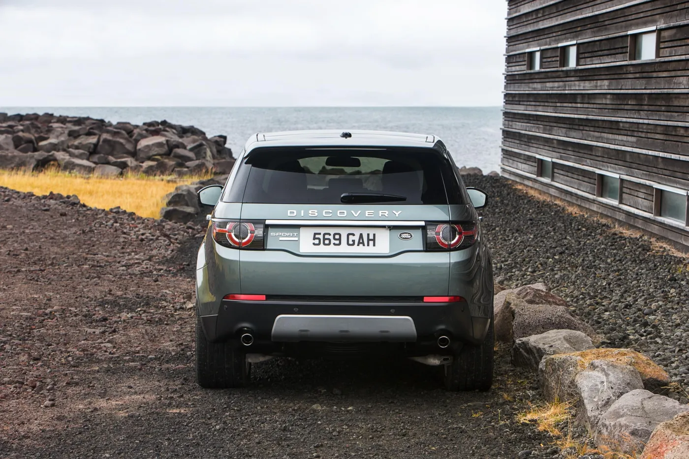 6749915-land-rover-discovery-sport.jpg