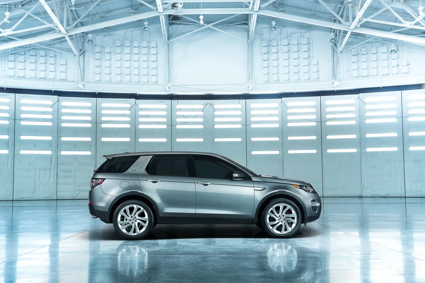 6751237-land-rover-discovery-sport.jpg