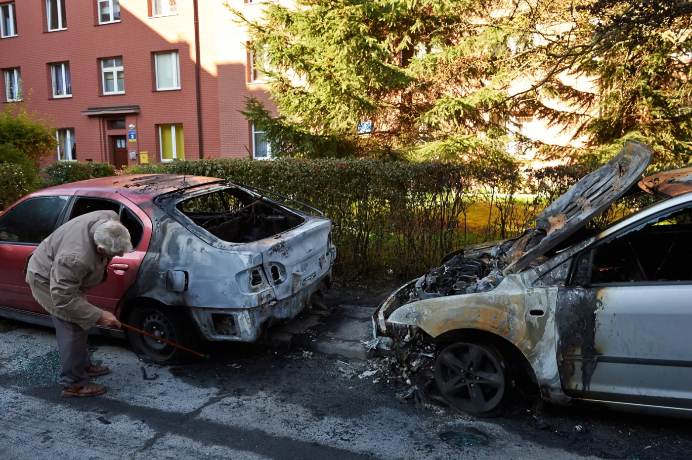 6762353-spalone-samochody-w-gdansku.jpg