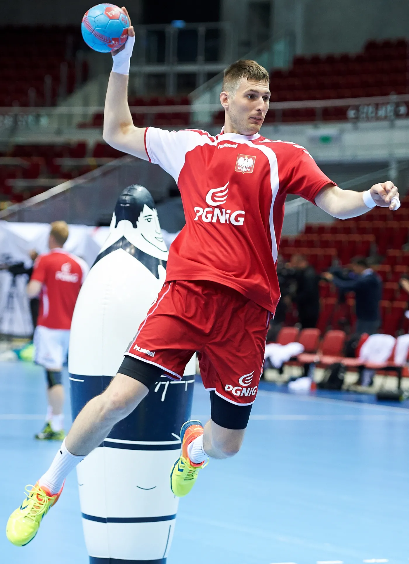 6376820-polscy-szczypiornisci-szykuja.jpg