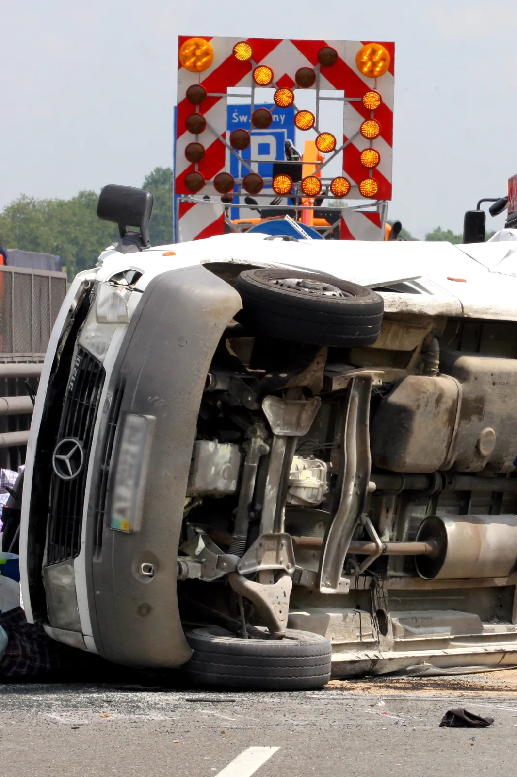6386863-wypadek-na-autostradzie-a4.jpg