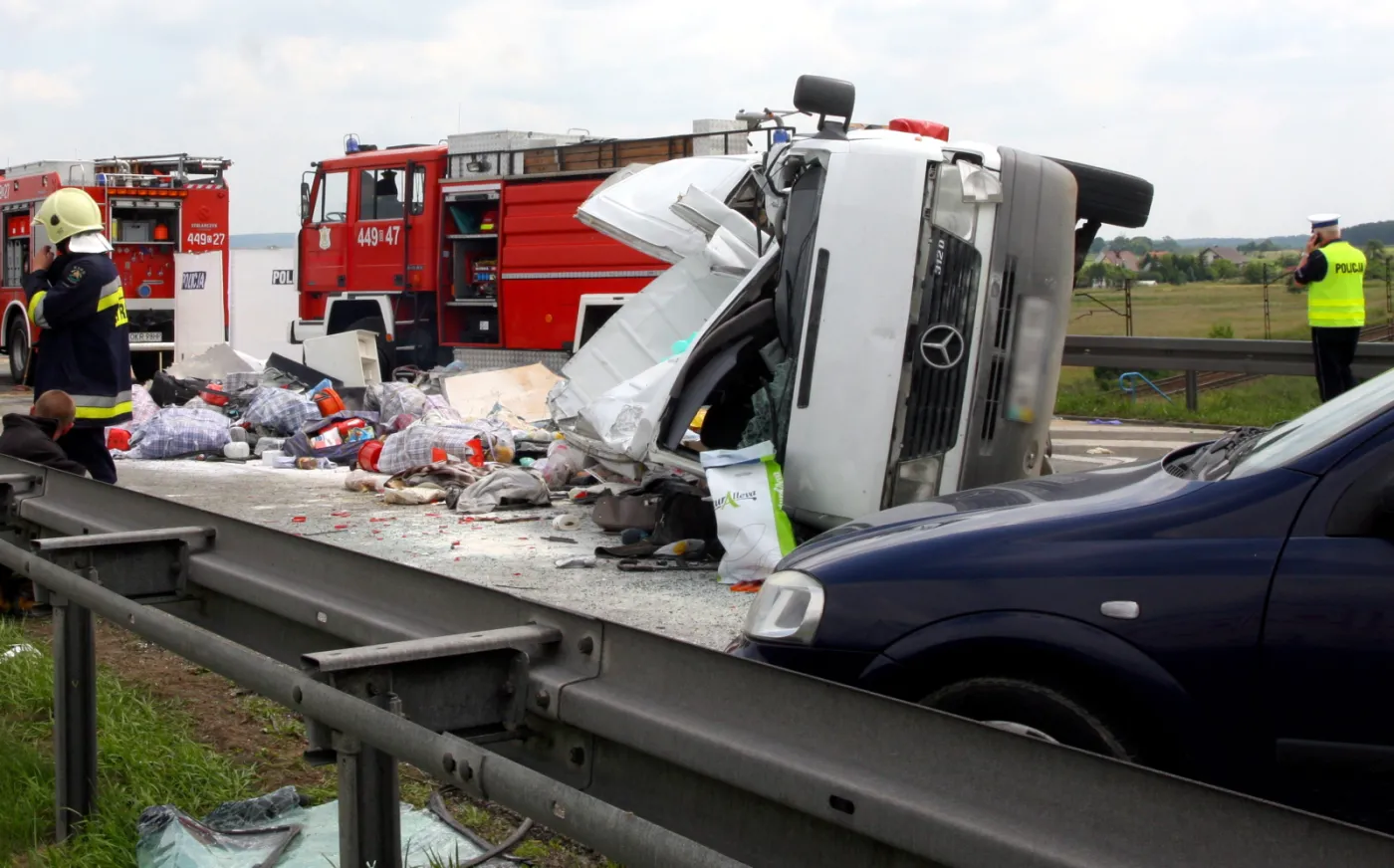6386892-wypadek-na-autostradzie-a4.jpg