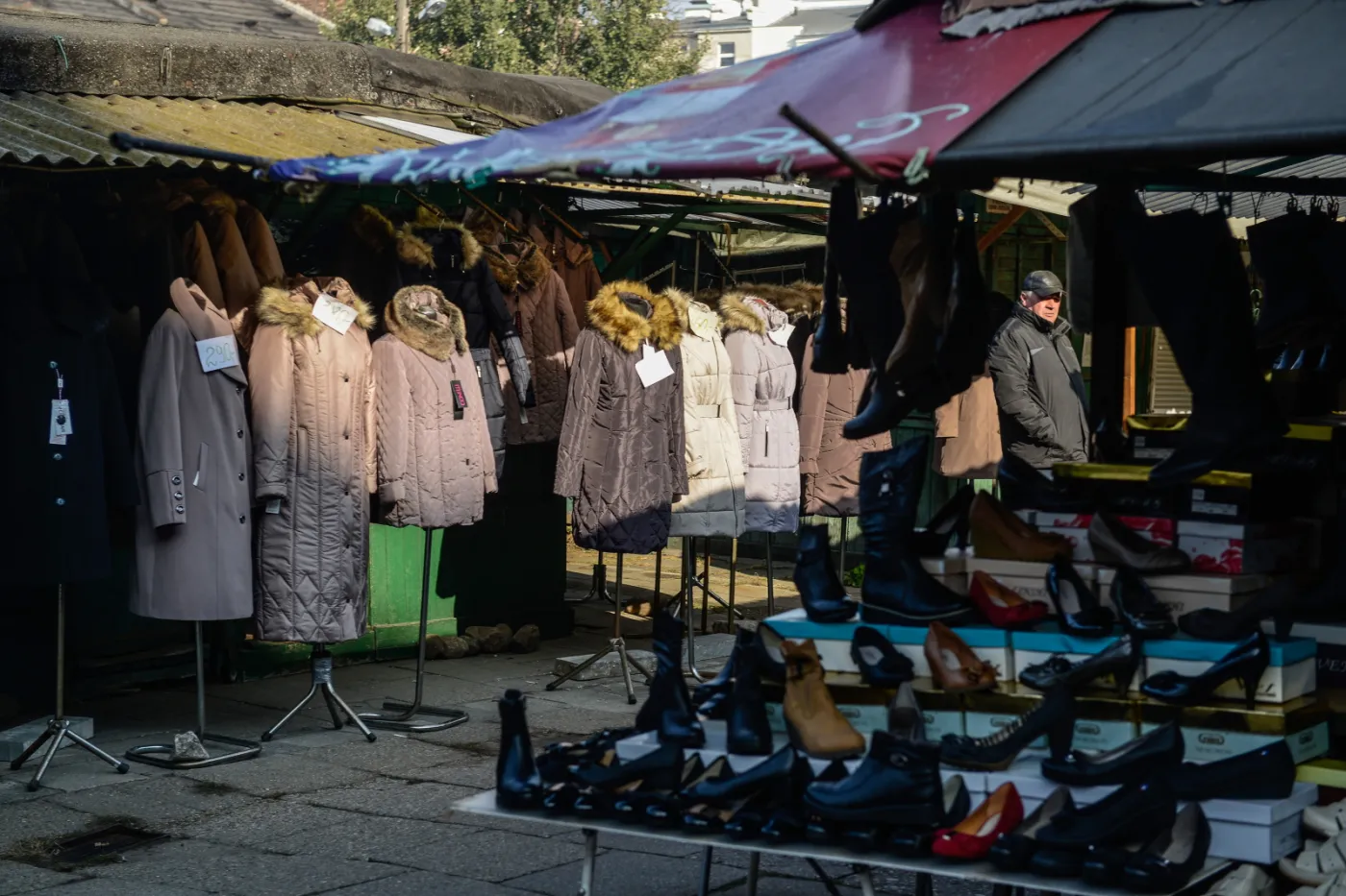 7008509-bazar-rozyckiego-w-warszawie.jpg
