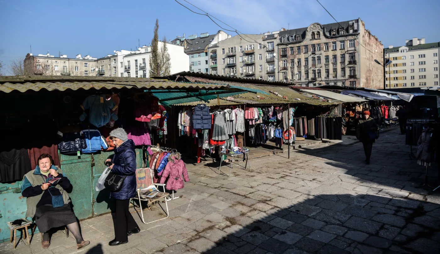 7008596-bazar-rozyckiego-w-warszawie.jpg