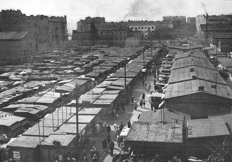 7008741-bazar-rozyckiego-w-warszawie.jpg