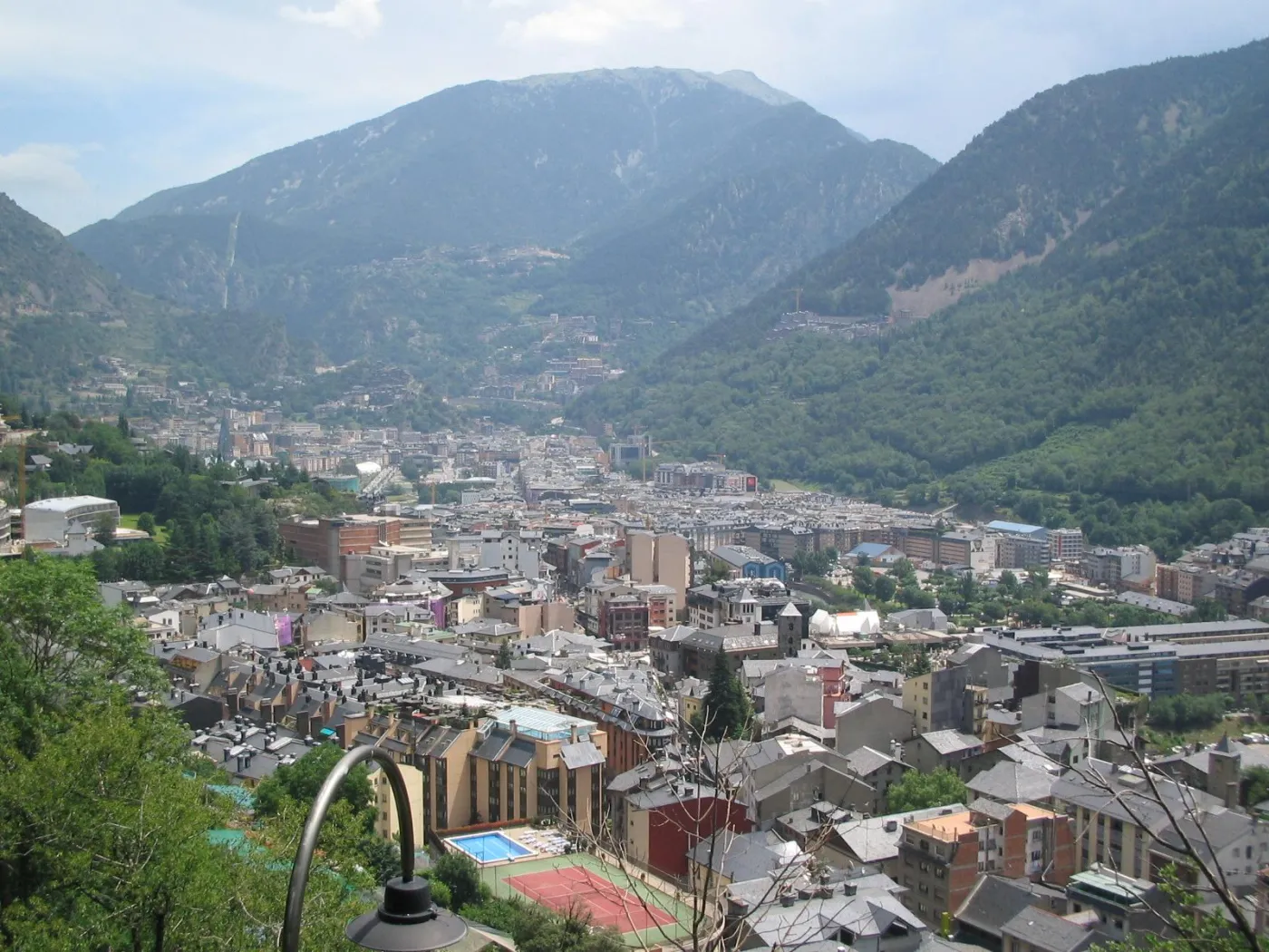 7060973-andorra-la-vella-andora-fot.jpg