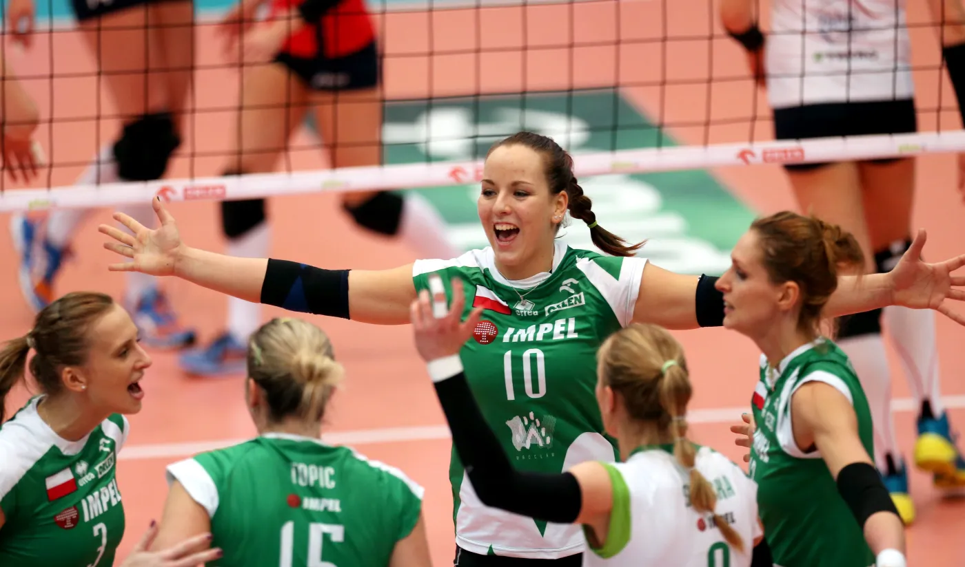 7080761-denise-hanke-w-srodku-wraz-z.jpg
