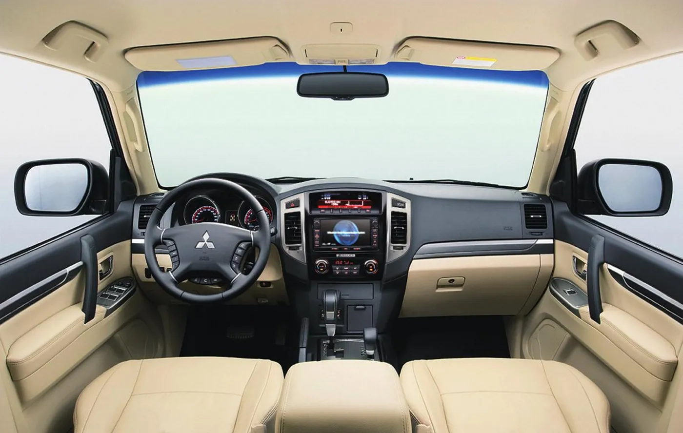 7122319-bk15-bcc-ins-interior-be-lr.jpg