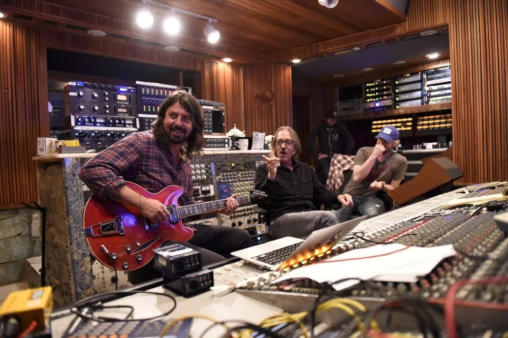 7131574-foo-fighters-sonic-highways.jpg