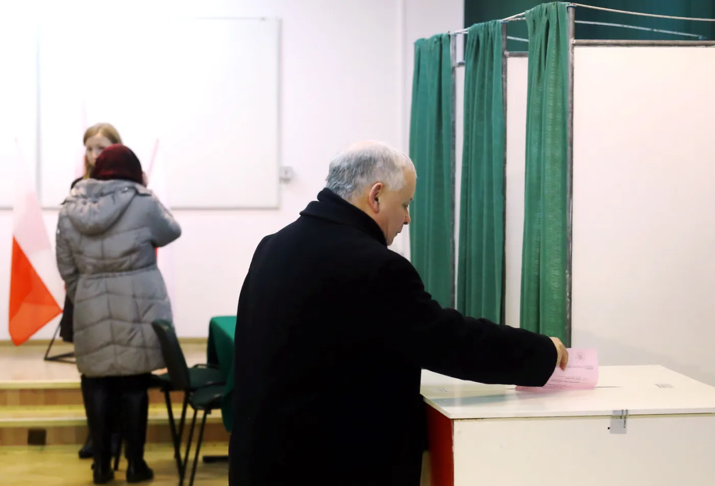 7134671-prezes-pis-jaroslaw-kaczynski.jpg