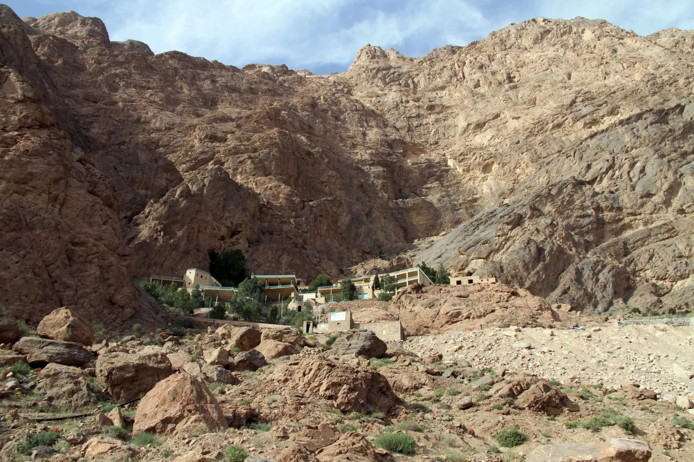 7172157-swiatynia-w-chak-chak-iran.jpg