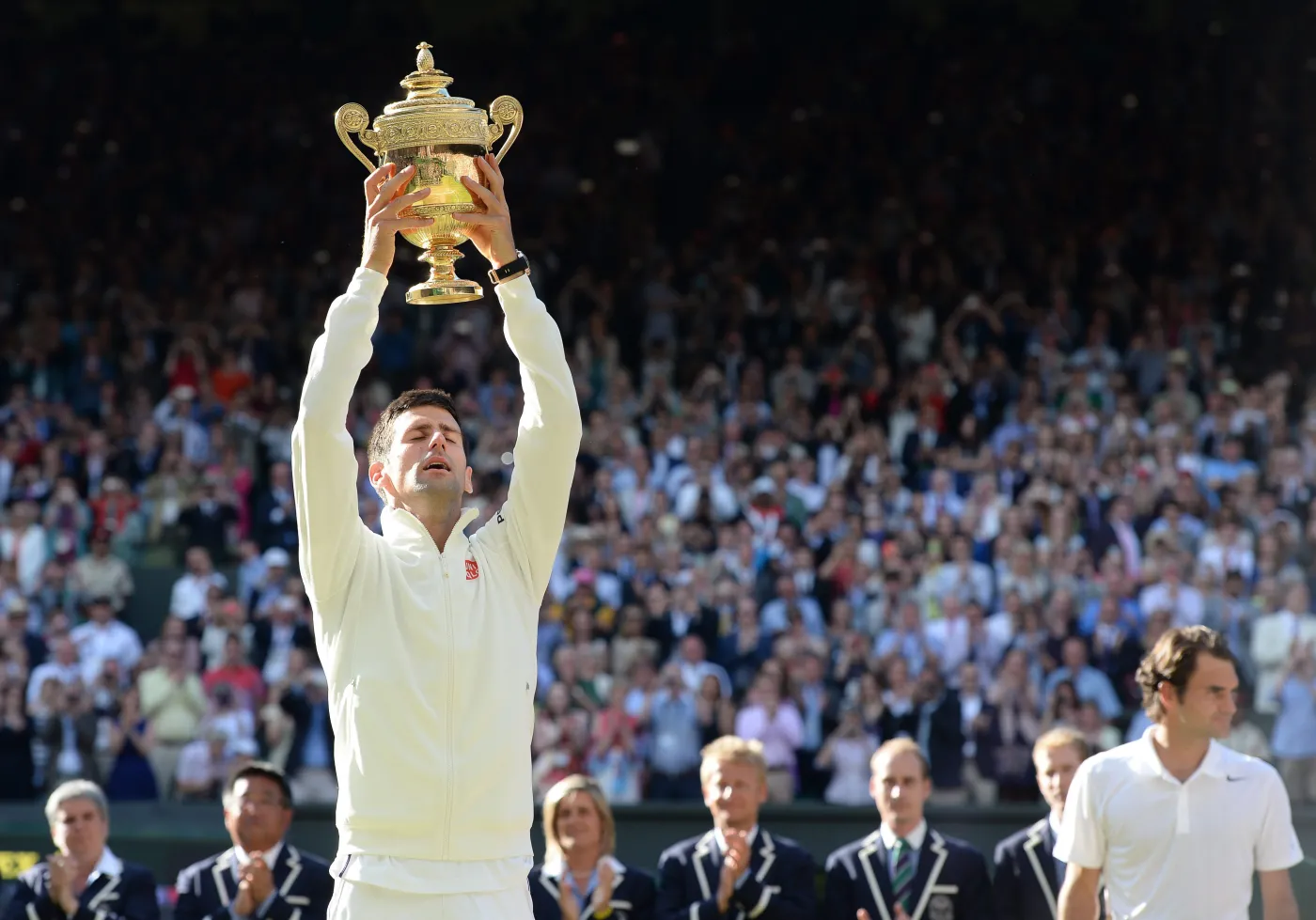 7247054-novak-djokovic-pokonal-rogera.jpg