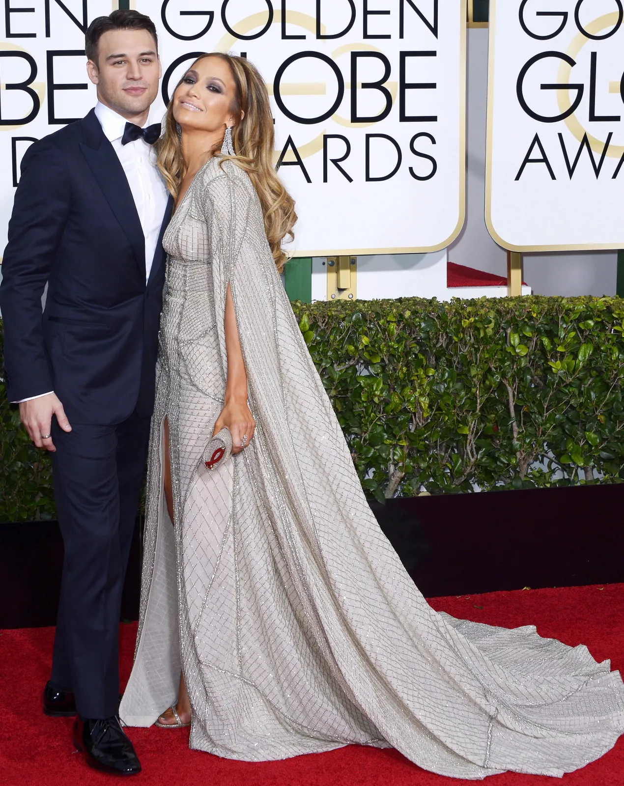 7290266-jennifer-lopez-i-ryan-guzman.jpg