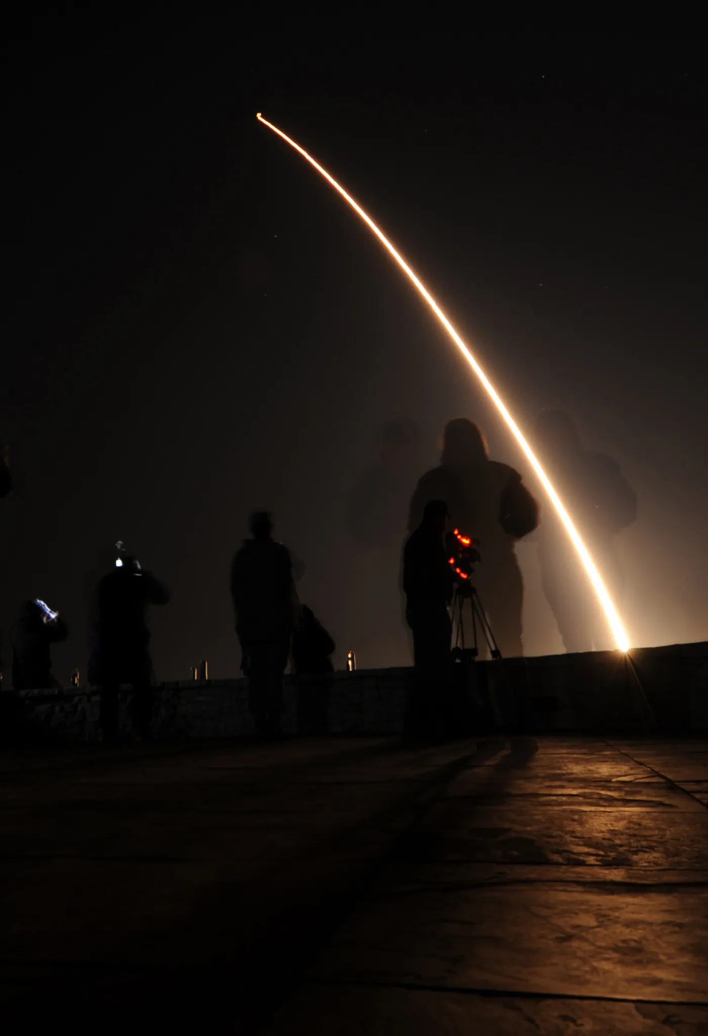 6905738-bron-atomowa-usa-baza-rakiety.jpg