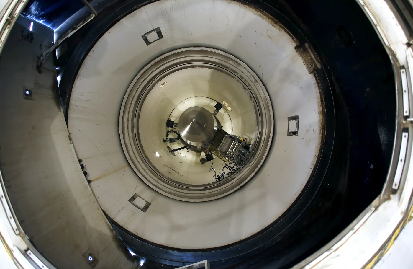 6905815-bron-atomowa-usa-baza-rakiety.jpg