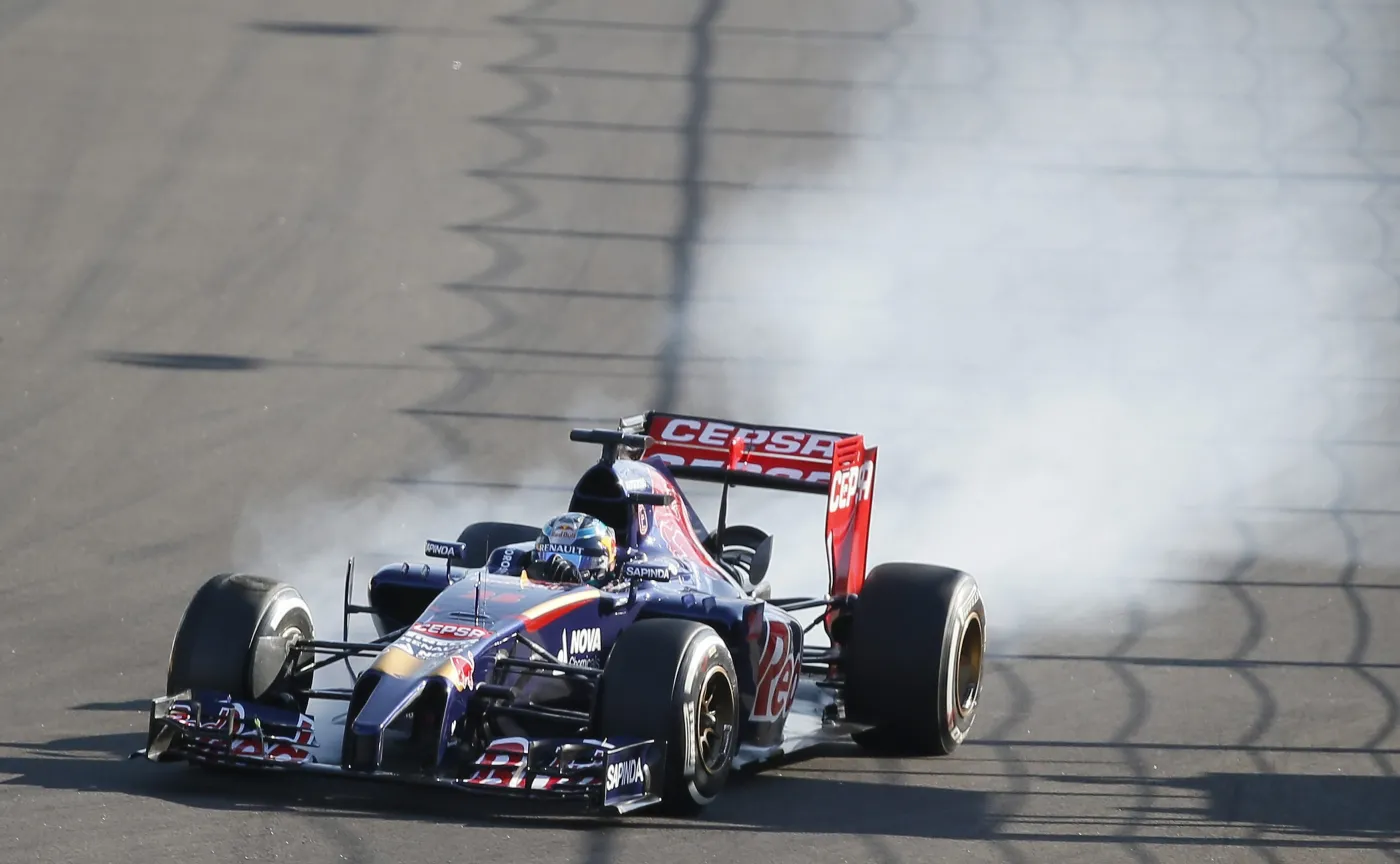 6922320-kierowcy-formuly-1-trenuja-na.jpg