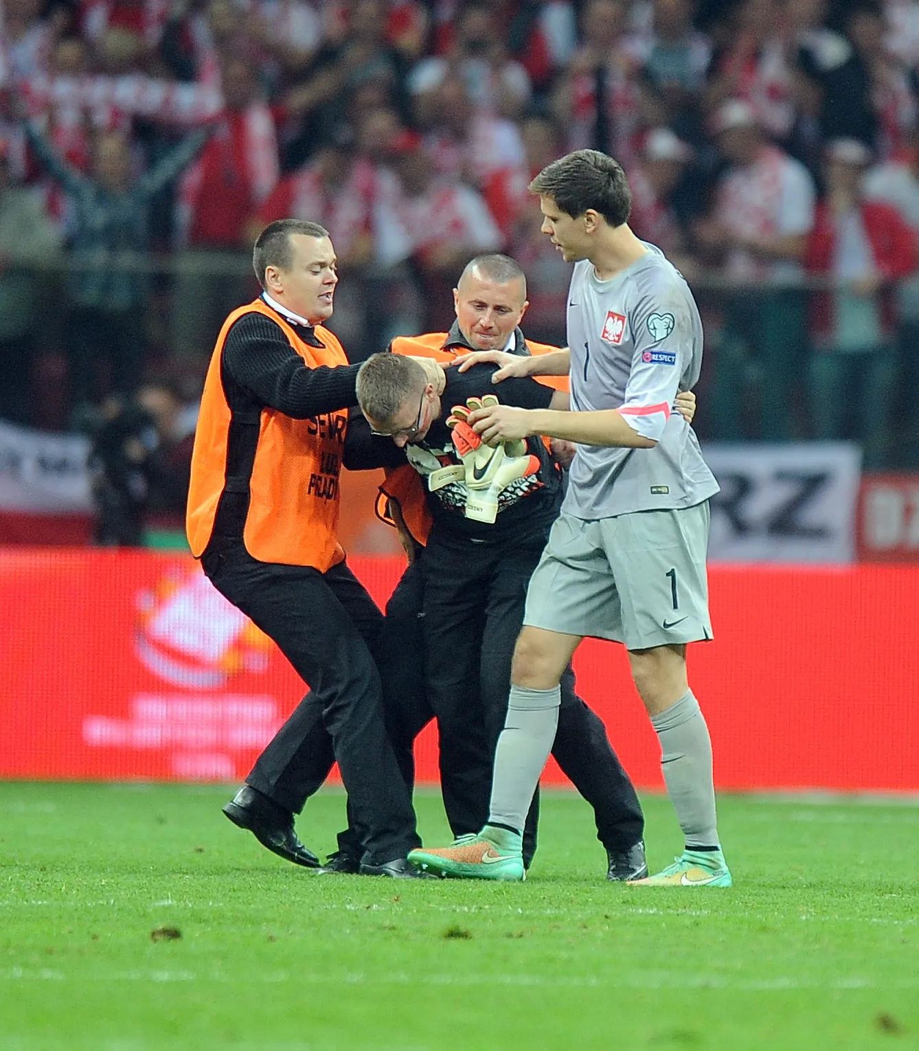 6927693-szczesny-nie-tylko-zatrzymal.jpg