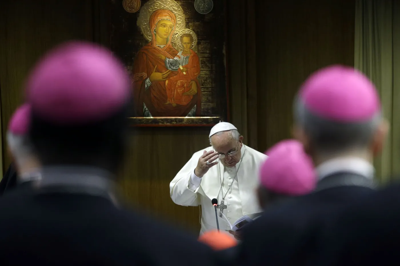Papież Franciszek w Watykanie na synodzie poświęconym rodzinie