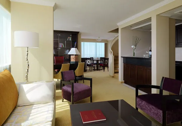 6989744-hotel-marriott-w-warszawie.jpg