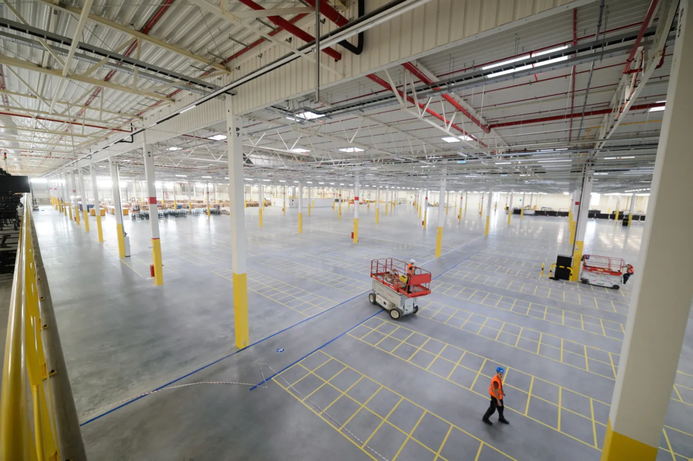 6993968-centrum-logistyczne-amazon.jpg