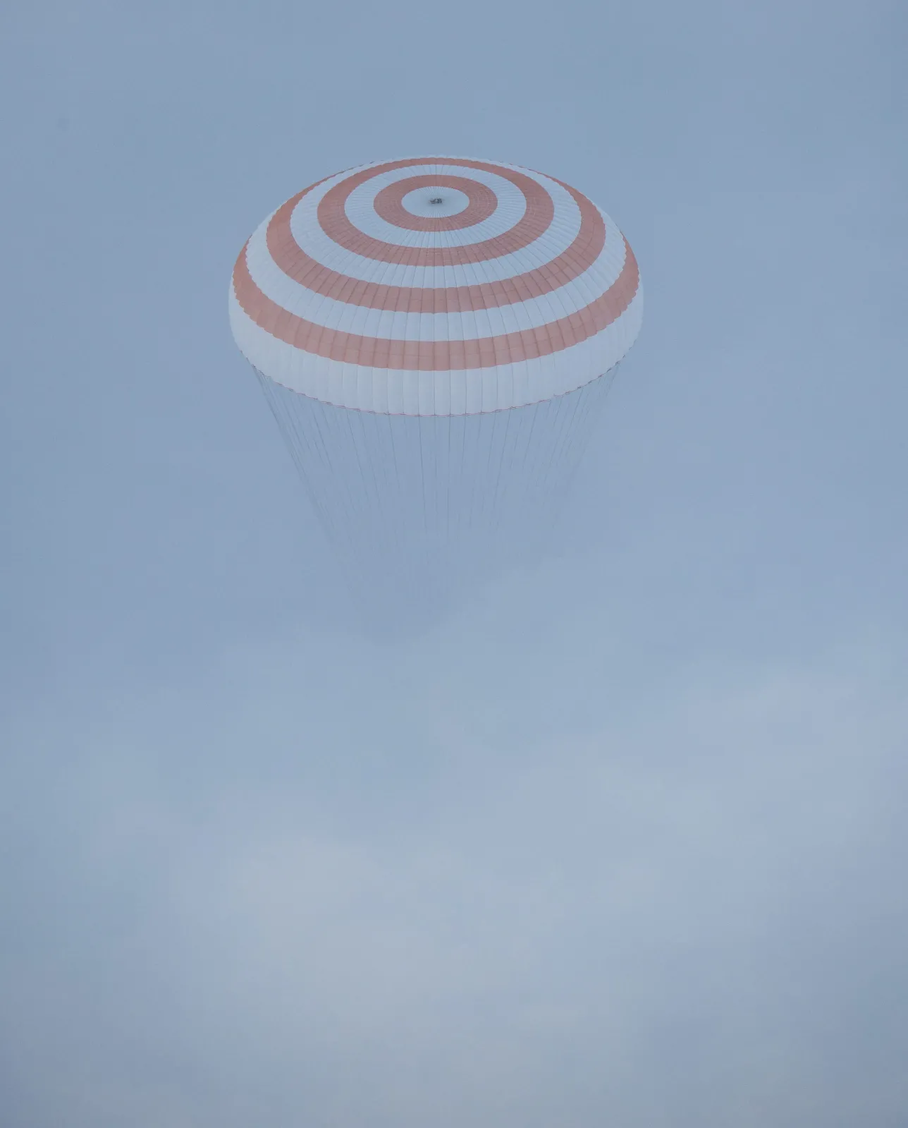7531501-ladowanie-astronautow-z-iss-w.jpg