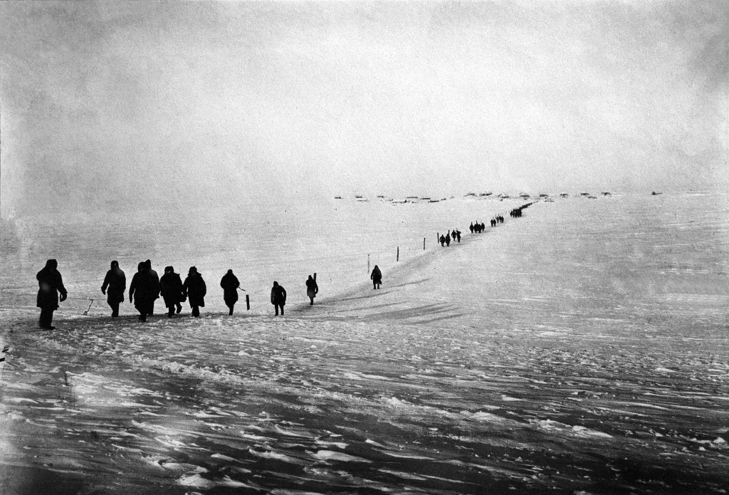 7574608-tomasz-kizny-gulag-instytut.jpg